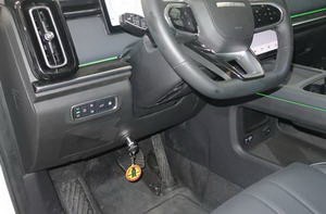 Bear-Lock kormányzár beszerelés: Jaecoo J7 Jaecoo J7 kormányzár beszerelés