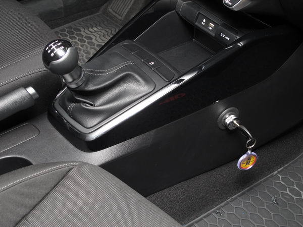 Kia Rio IV. 5 seb. vltzr beszerels