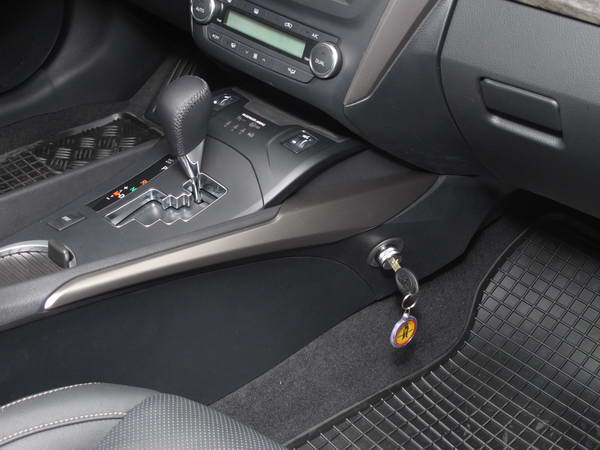 Toyota Avensis 2015- vltzr